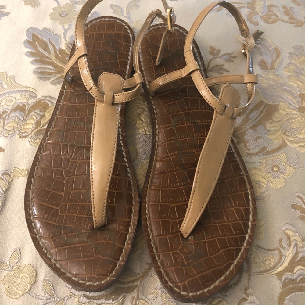 Sam Edelman Gigi thong sandals in nude patent.